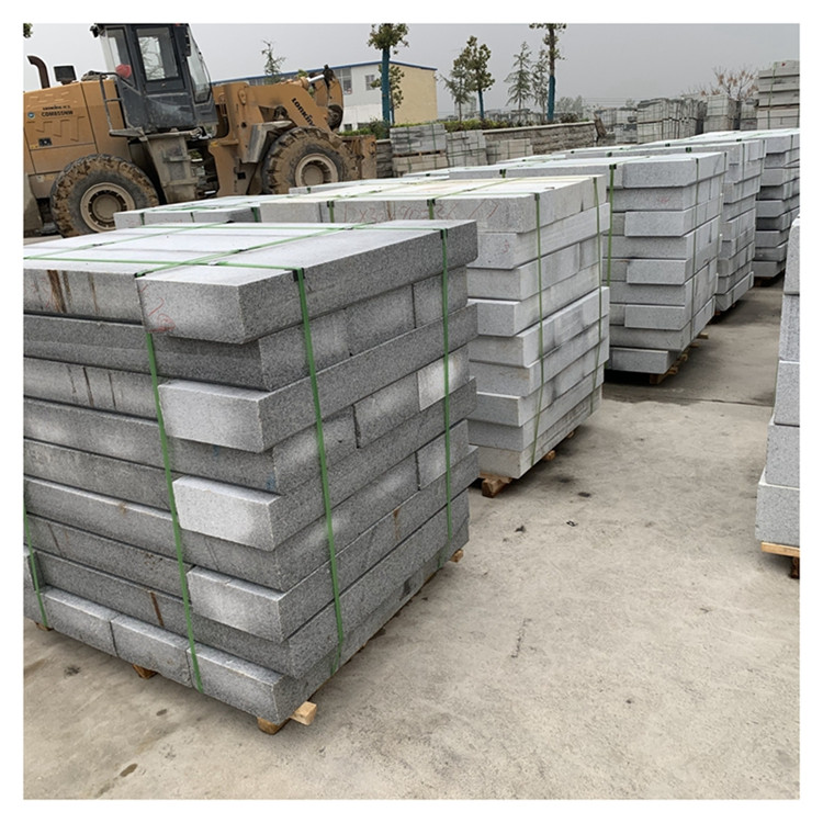 花岗岩芝麻灰现在用哪个材料(图2) 花岗岩芝麻灰现在用哪个材料(图2)