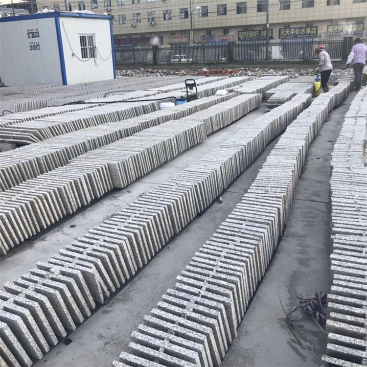 花岗岩石材芝麻灰6cm价格(图1) 花岗岩石材芝麻灰6cm价格(图1)