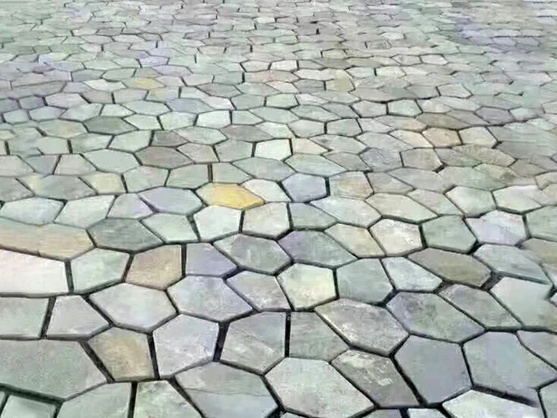 景区青石冰裂纹(图1) 青石冰裂纹