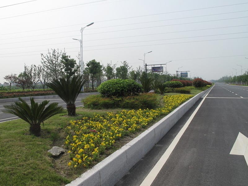 路边青石路沿石(图2) 路沿石