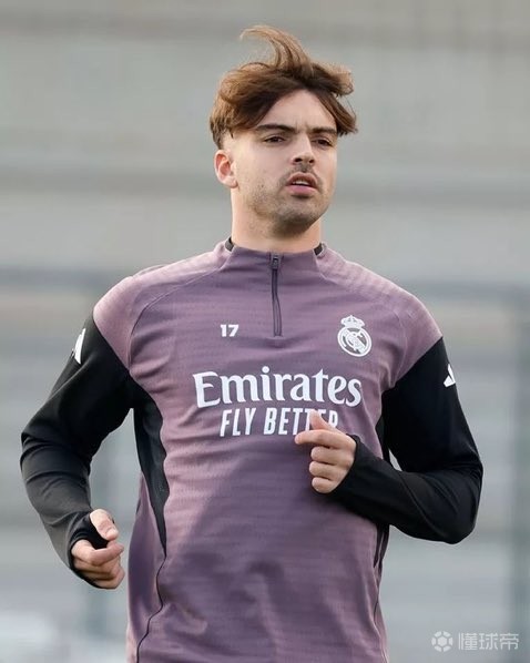 记者：劳尔-阿森西奥因肌肉不适缺席皇马今晚比赛